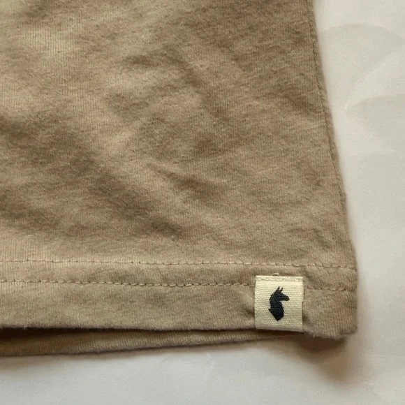 Cotopaxi graphic tee t-shirt alpaca llama women’s size small - Picture 4 of 7